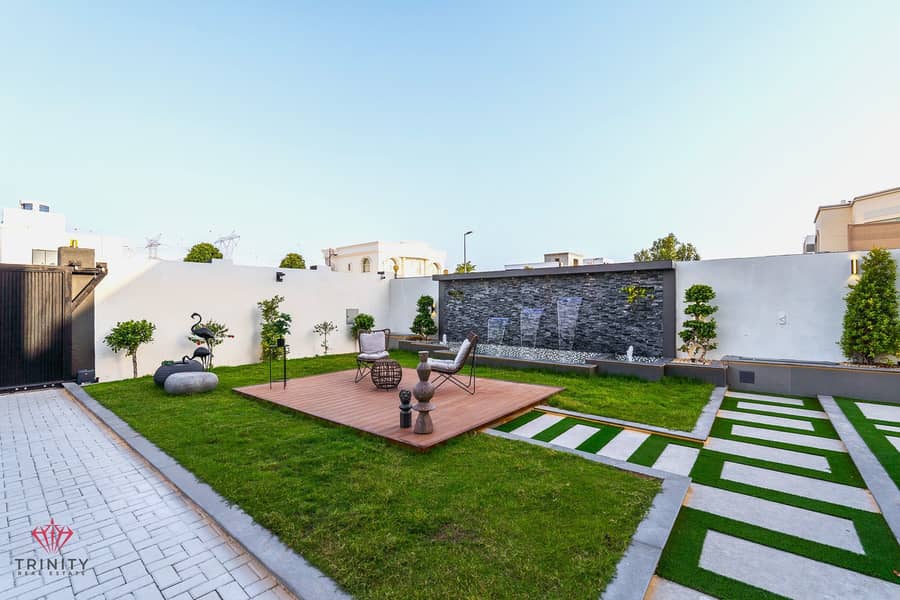 23 front yard 1.2. jpg