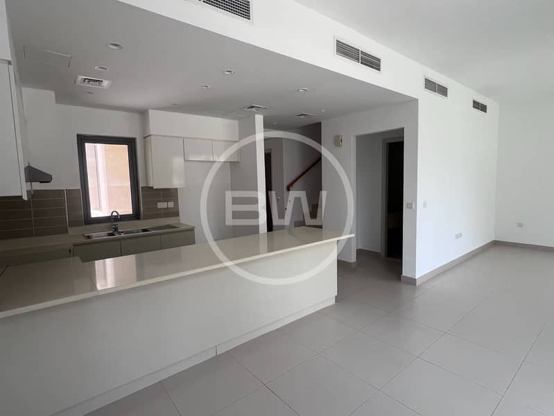 位于迪拜山庄,枫叶社区,枫叶3区 4 卧室的联排别墅 300000 AED - 11872820 位于迪拜山庄,枫叶社区,枫叶3区 4 卧室的联排别墅 300000 AED - 11872820
