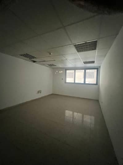 阿尔马贾兹， 夏尔迦 写字楼待租 - IMG-20250609-WA0586. jpg