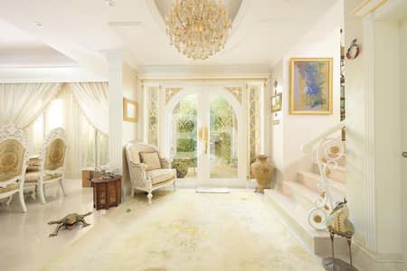 5 Bedroom Villa for Sale in Jumeirah Islands, Dubai - Family Villa | Prime Location | Renovation Project