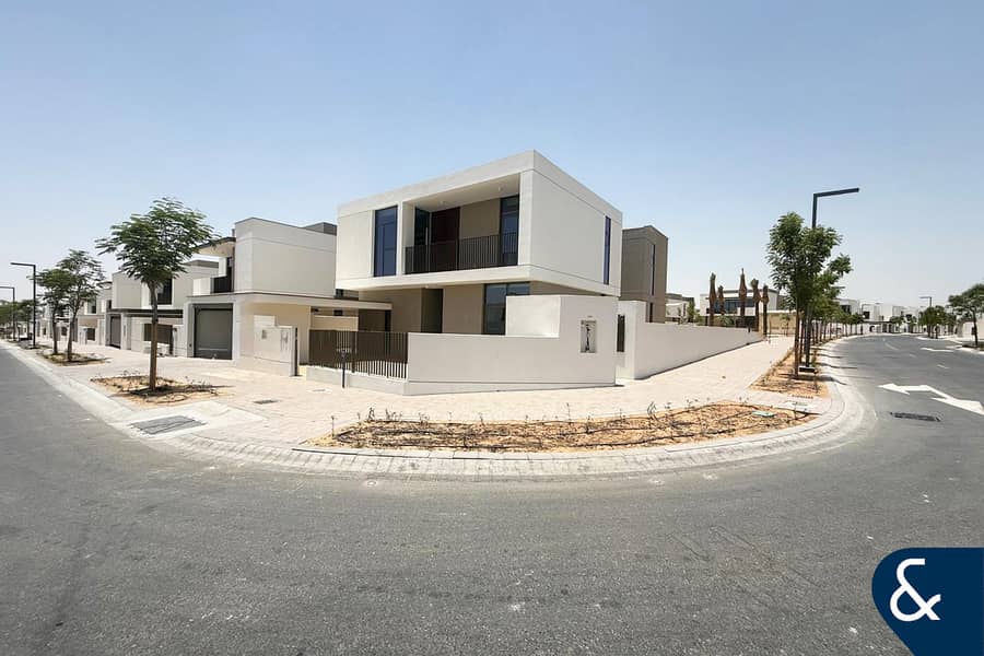 EXCLUSIVE | 5 BED | HUGE CORNER PLOT EXCLUSIVE | 5 BED | HUGE CORNER PLOT