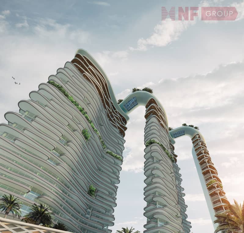 11 DAMAC Bay - Look Up View 02. jpg