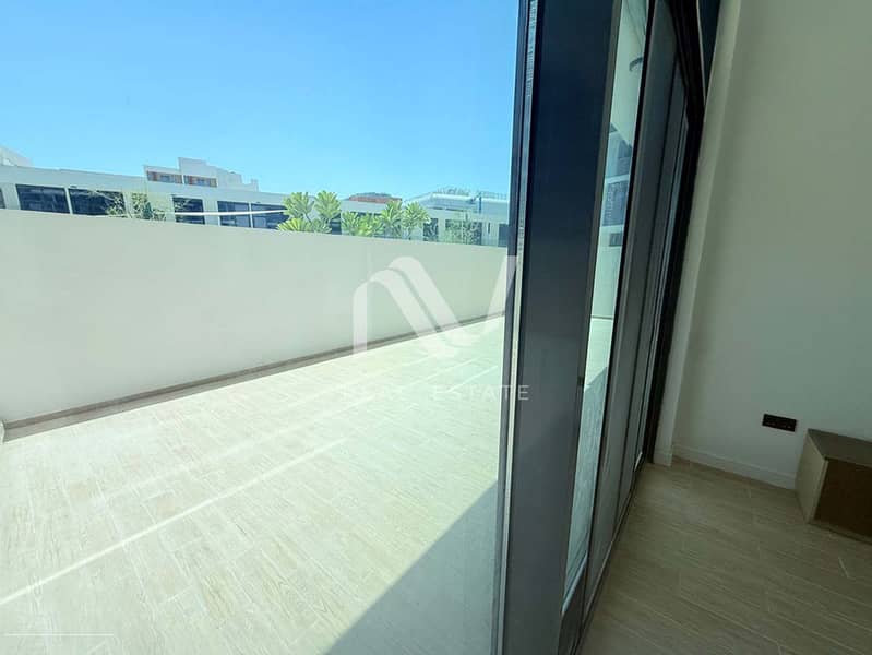 7 The Gate Masdar City 2BR_0003_expand 12. jpg