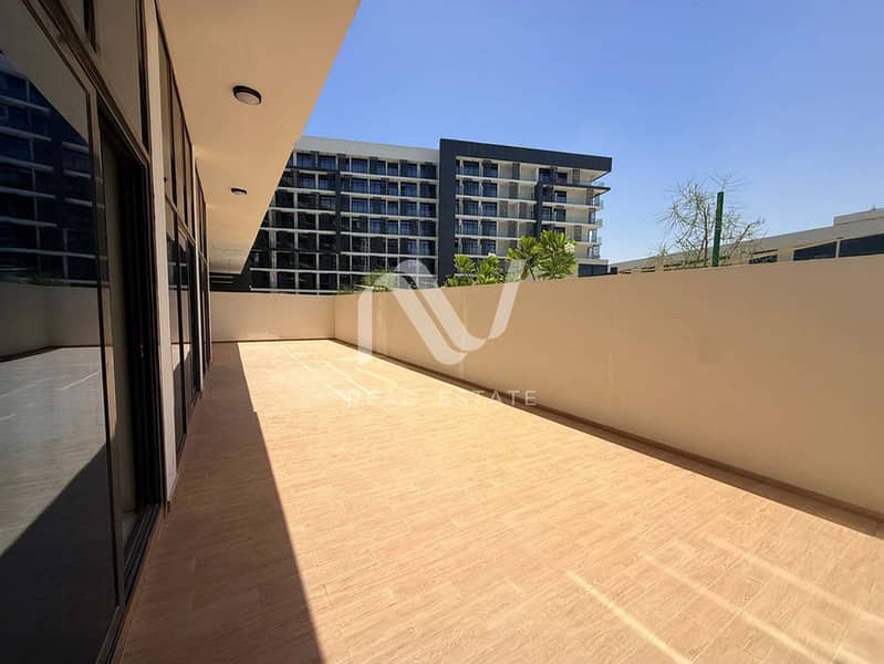 9 The Gate Masdar City 2BR_0005_expand 10. jpg