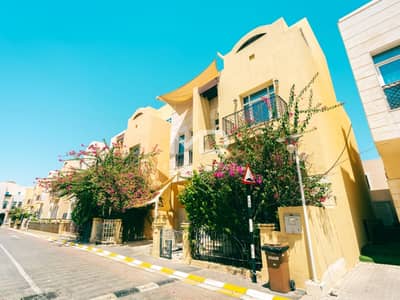 فیلا 5 غرف نوم للايجار في المنتزه، أبوظبي - فیلا في حدائق القرم،المنتزه 5 غرف 200000 درهم - 11880051