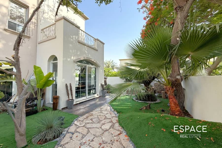 Corner Plot | Park and Pool View |VOT |4E Corner Plot | Park and Pool View |VOT |4E