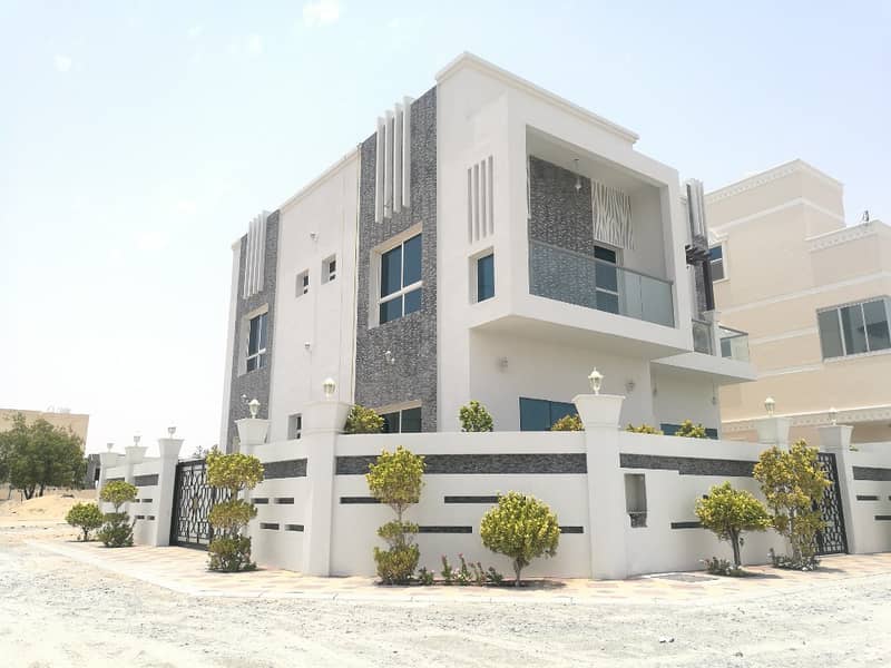 Excellent luxury villa, modern central adaptation, super deluxe finishing, very special location clo