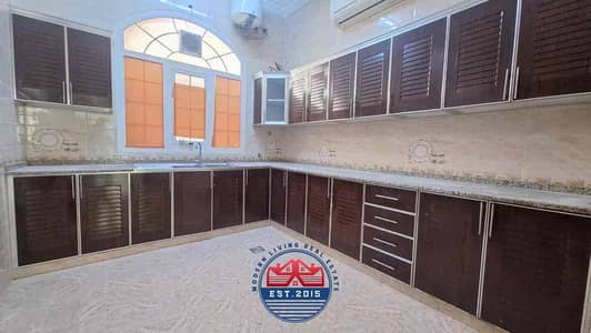 3 Cпальни Апартаменты в аренду в Аль Шамха, Абу-Даби - 56152b47-1291-4a2f-ae55-aa16204b47a5. jpg