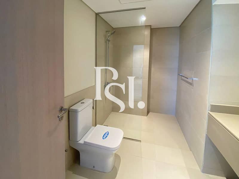 9 waters-edge-yas-island-abu-dhabi-bathroom (3). jpg