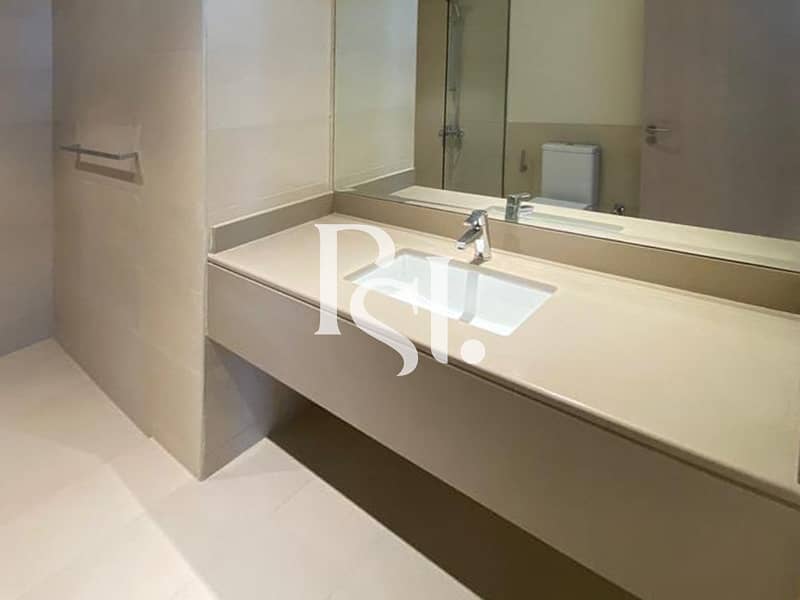 10 waters-edge-yas-island-abu-dhabi-bathroom (2). jpg
