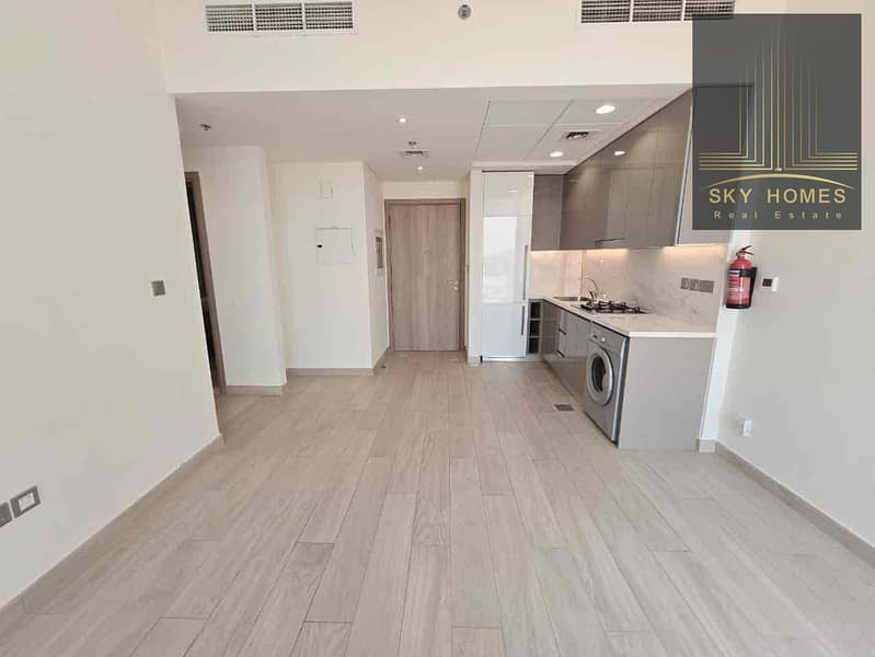 2 5aed15a5-10bd-4e05-abe2-4af6ad2517aa. jpg