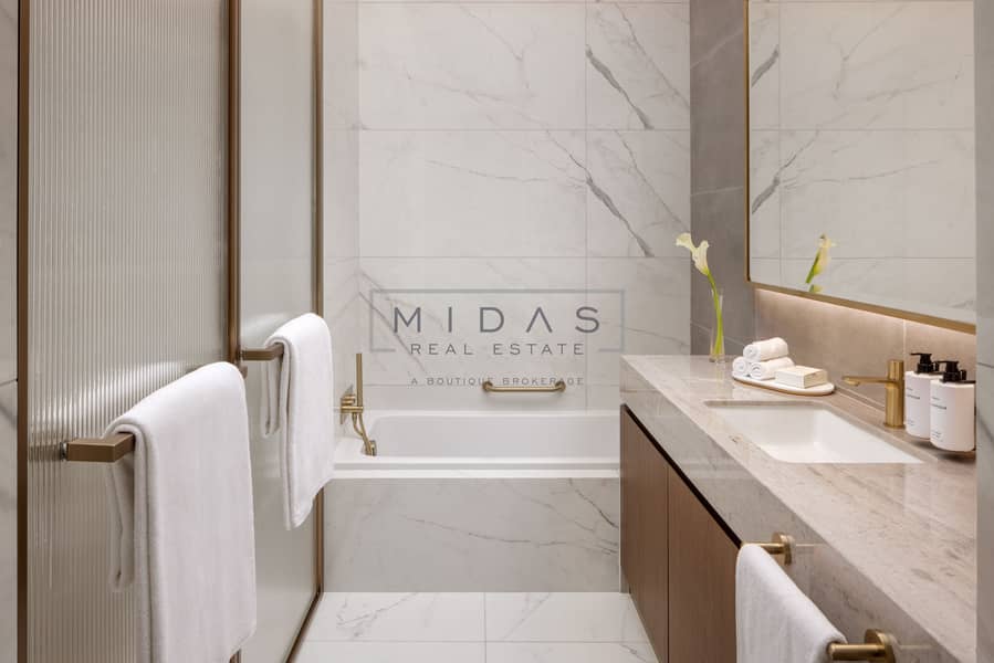 8 Bathroom with Master Bedroom. jpg