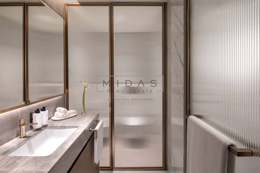 12 Bathroom with twin room. jpg