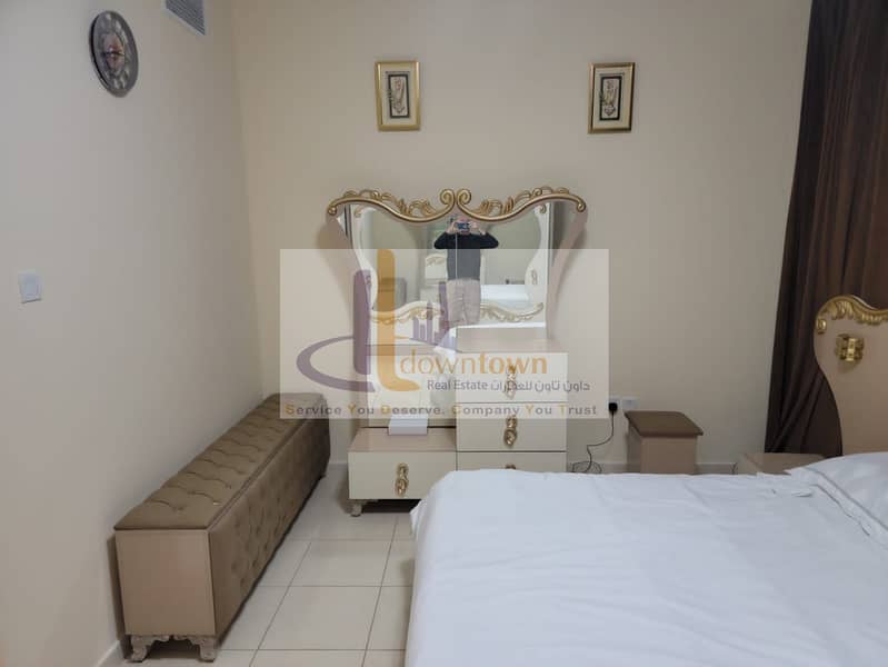 Owns a room and a hall in installments in the Orient Tower Owns a room and a hall in installments in the Orient Tower