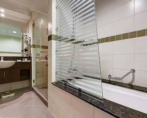 4 BATHROOM-1. jpg