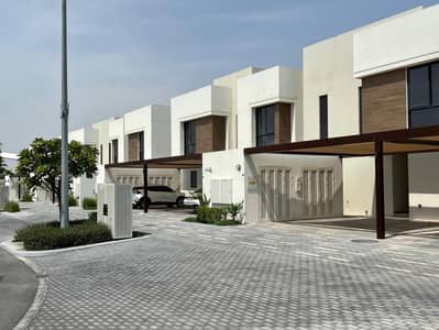 3 Bedroom Townhouse for Sale in Yas Island, Abu Dhabi - Luxurious Lifestyle 3BR+Garden in Prime Location