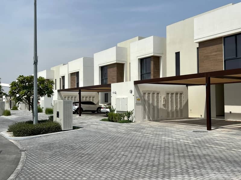 位于雅斯岛,诺亚-维瓦 3 卧室的联排别墅 3250000 AED - 11631520 位于雅斯岛,诺亚-维瓦 3 卧室的联排别墅 3250000 AED - 11631520
