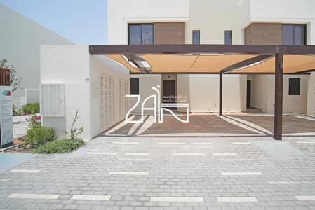 3 Bedroom Townhouse for Rent in Yas Island, Abu Dhabi - Vacant Brand New and End Unit Double Row 3BR