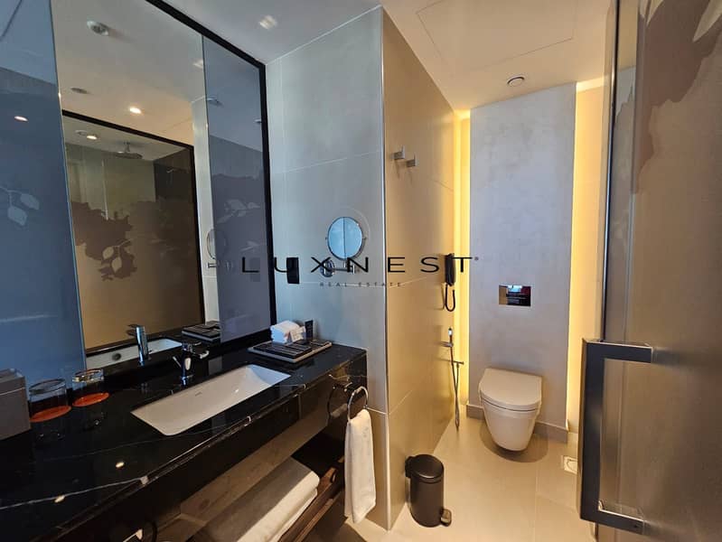5 Toilet. jpeg