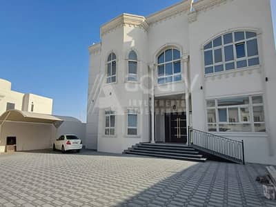 5 Cпальни Вилла в аренду в Мадинат Аль Рияд, Абу-Даби - Вилла в Мадинат Аль Рияд, 5 спален, 200000 AED - 11886309