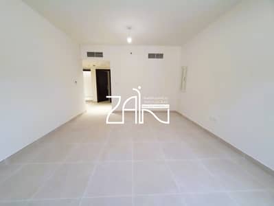 2 Bedroom Flat for Rent in Al Rawdah, Abu Dhabi - Bright and Spacious 2BR with Balcony Vacant