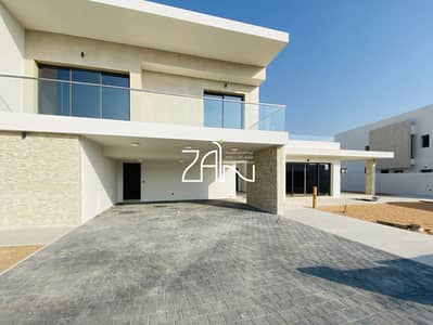 6 Bedroom Villa for Sale in Yas Island, Abu Dhabi - Golf View Single Row 6BR+Maid-Pool Handover Ready