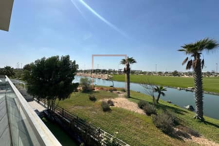 4 Bedroom Villa for Rent in Yas Island, Abu Dhabi - Royal Villa | Lake View | First Row Golf Course