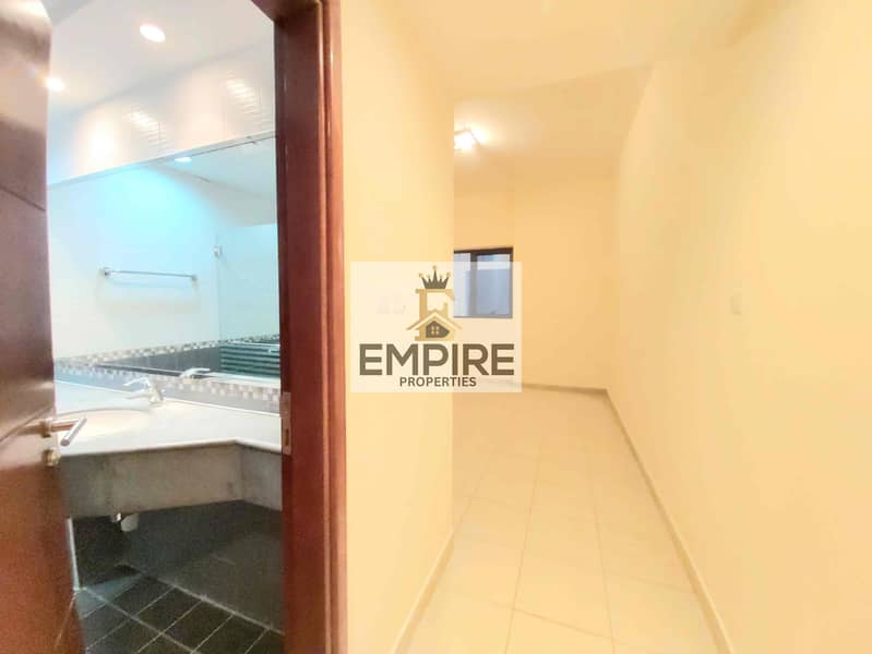 18 eeb9b3de-fb96-4faa-8875-5c199ab0133d. jpg