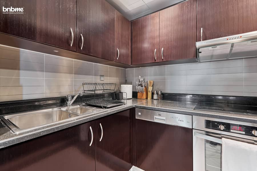 16 Kitchen (1). jpg