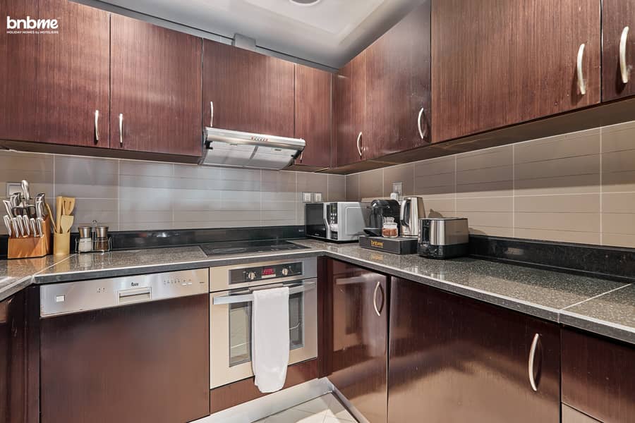 17 Kitchen. jpg