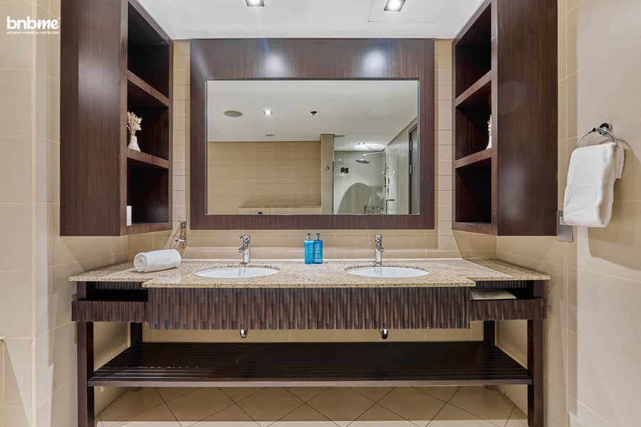 31 Master Washroom (1). jpg