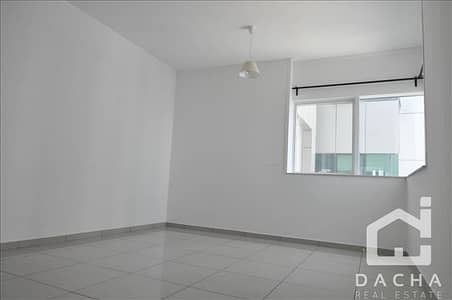 Immaculate 2 bedroom apartment midfloor! Immaculate 2 bedroom apartment midfloor!