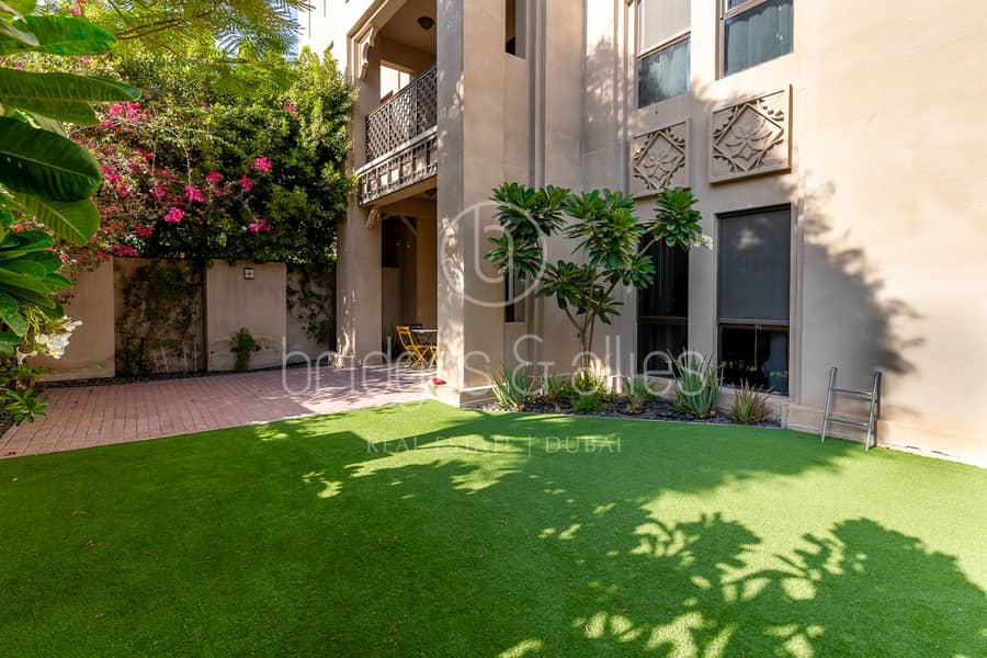 SUPER 2 BED | WITH MASSIVE PRIVATE GARDEN | VACANT SUPER 2 BED | WITH MASSIVE PRIVATE GARDEN | VACANT