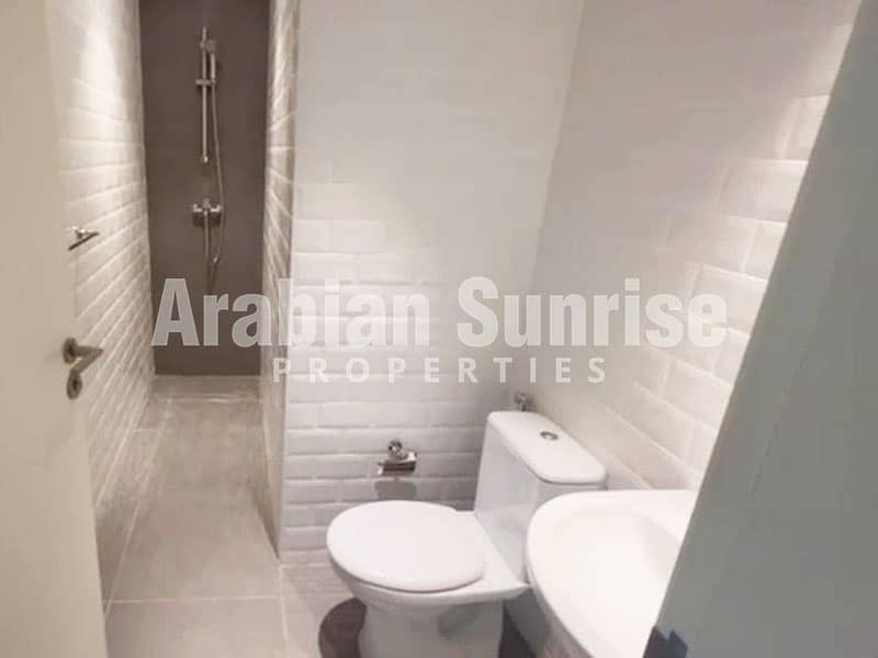 8 Pixel-T6-1101-3BR-Bathroom. jpg
