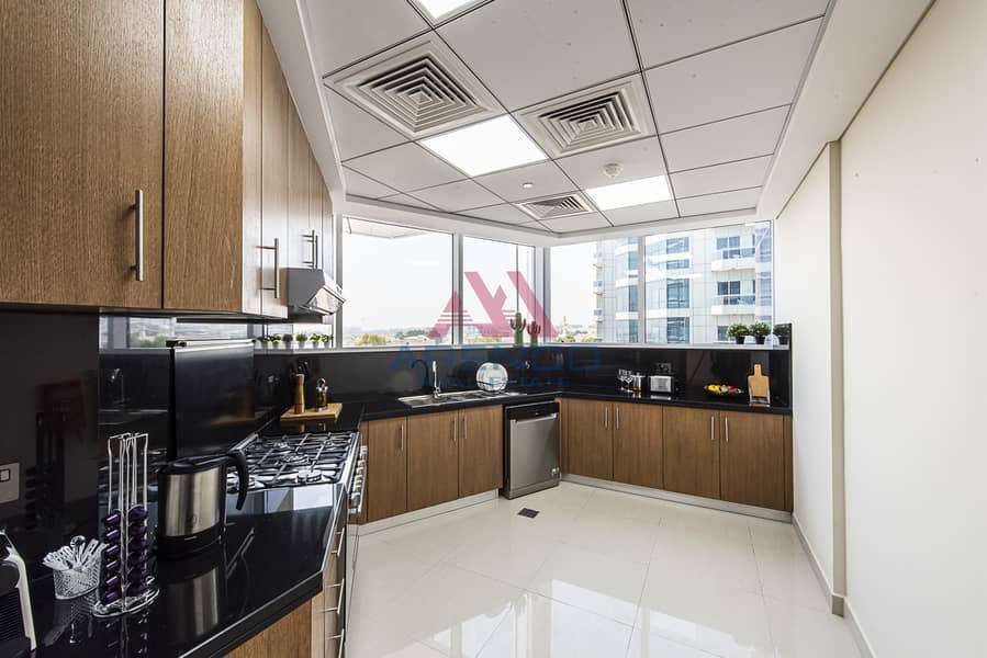 Amazing Corner Layout | Exclusive 2 Bedroom Unit Amazing Corner Layout | Exclusive 2 Bedroom Unit