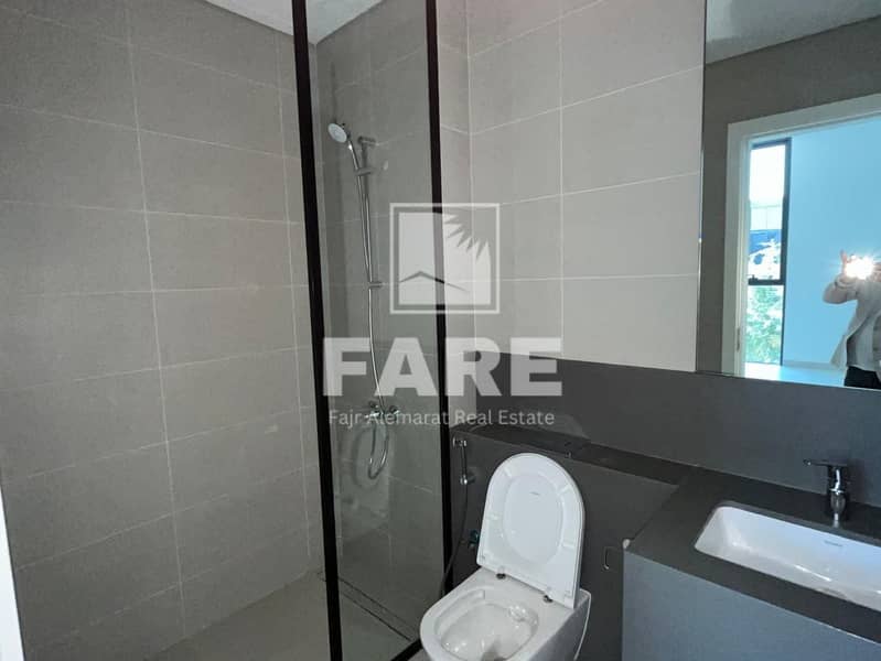 2 5dcd7eeb-7afa-4df5-9335-e31c6039c000. jpg