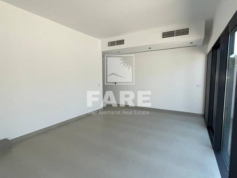 11 baaa64bd-9486-44de-8be9-d08092e2a7cb. jpg