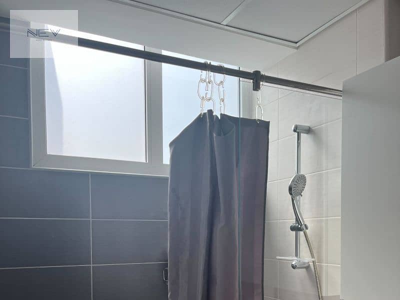 31 Bathroom. jpg