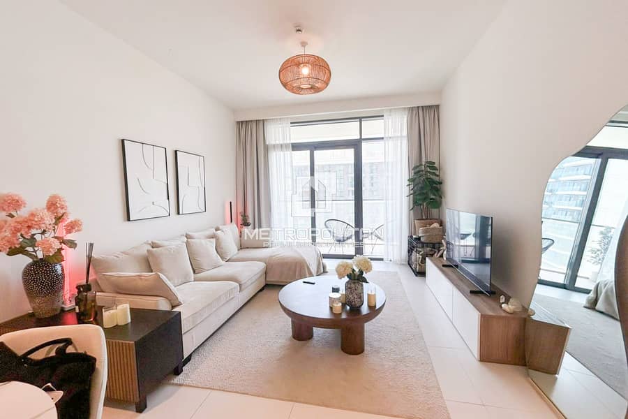 Stylish | Multiple Cheques | Vacant