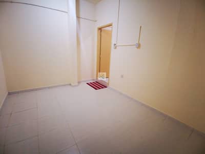SPACIOUS 1 B/R FLAT INCLUSIVE WATER/ELECTRICITY SPACIOUS 1 B/R FLAT INCLUSIVE WATER/ELECTRICITY