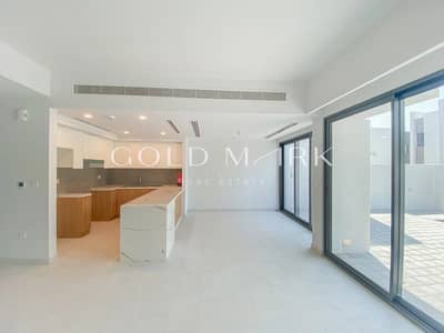 3 Bedroom Villa for Rent in Dubailand, Dubai - Vacant | Near Pool | Single Row | Prime Location
