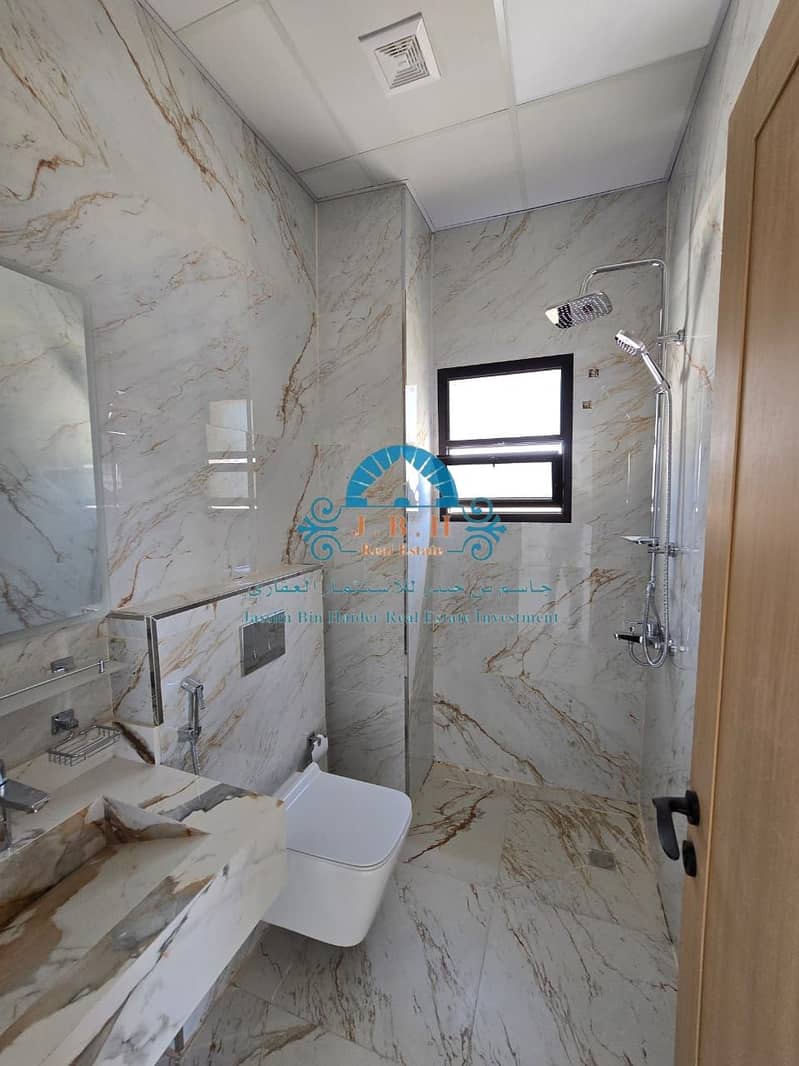 9 da5eef34-ee22-42f1-a1bb-01d7c30b67f0. jpg
