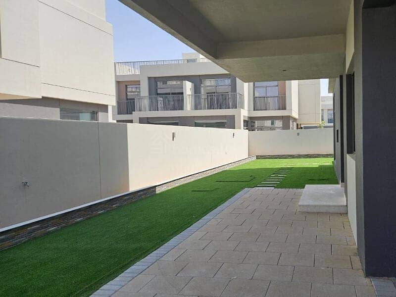 Modern Design | Single Row | Roof Top Terrace