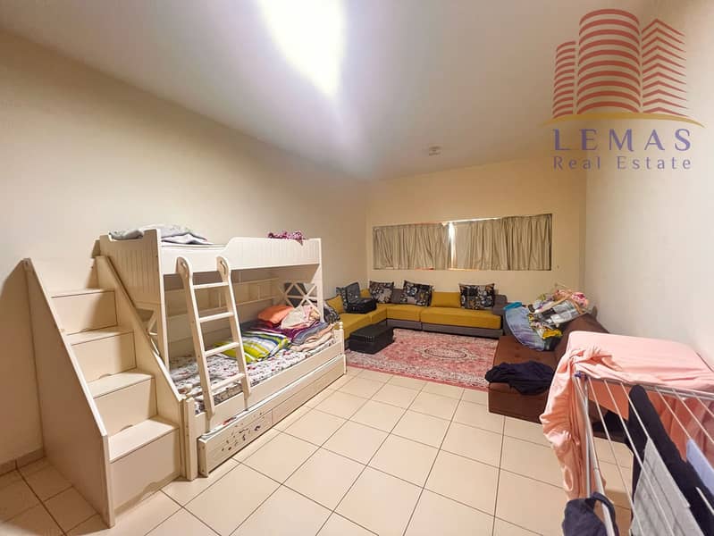 13 b806d3b1-fafe-4d4d-9304-2ab22fee6e79. jpg