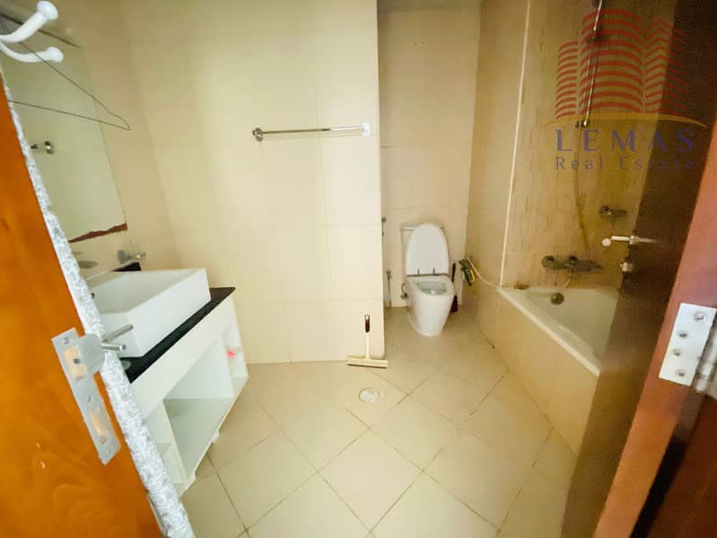 12 34e73de6-e0d6-45ee-bd4d-79a19bafab9e. jpg