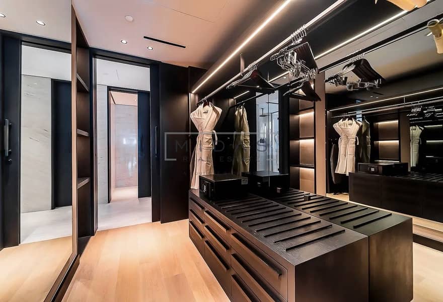 14 WALK IN CLOSET. jpg