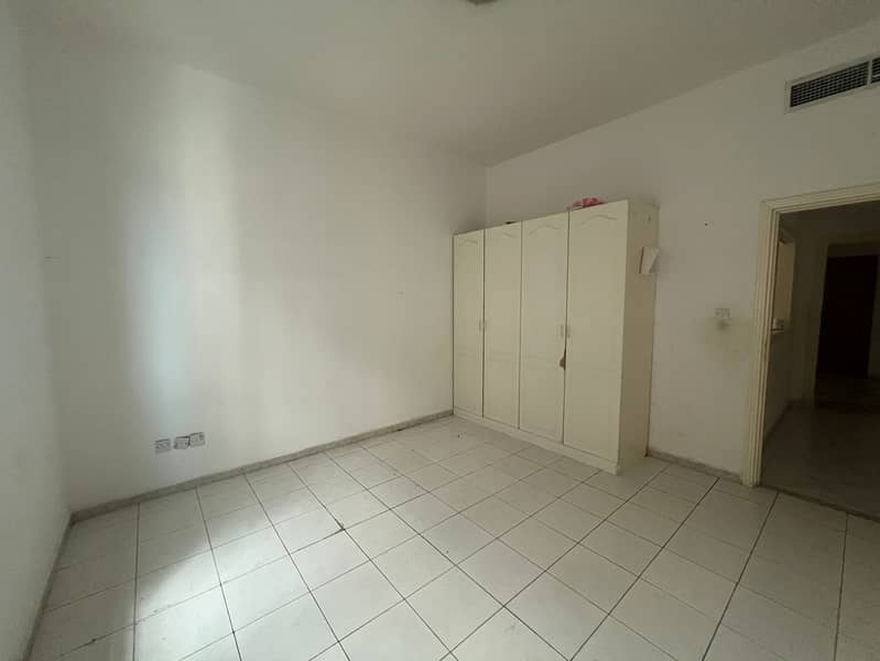17 ebee16fd-c06f-4640-8ead-e08f34a6b109. jpg