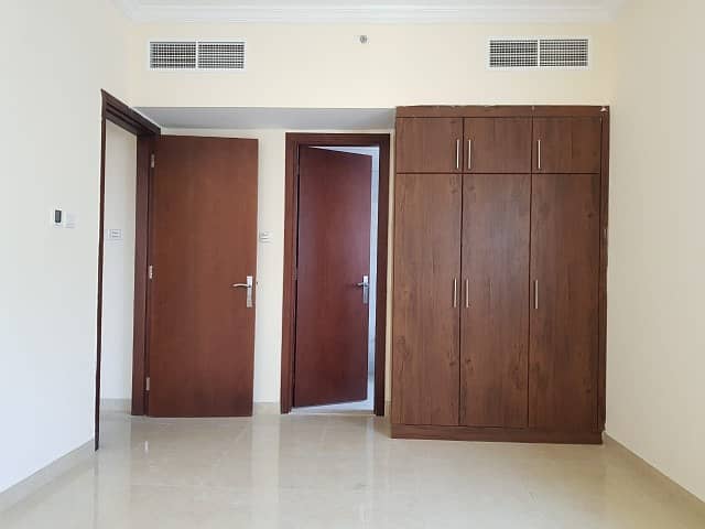 brand new 2bhk with balcony,wardrobes,mastr room, 3 bath open view ren only 38000