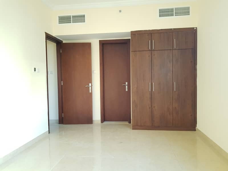 Brand new 2bhk with balcony free parking only 40k