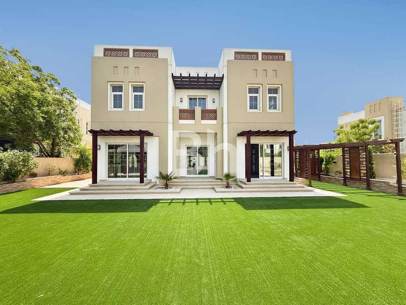 Corner Unit | Landscaped | Type A | Upgraded Unit Corner Unit | Landscaped | Type A | Upgraded Unit